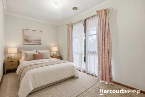 Property photo of 13 Gipps Crescent Cranbourne North VIC 3977