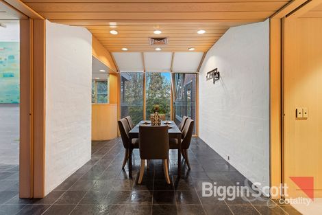 Property photo of 8 Stirling Crescent Glen Waverley VIC 3150