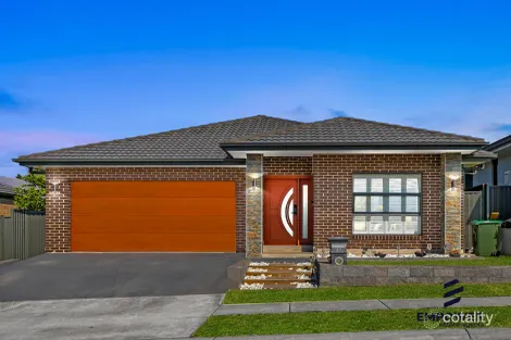37 Crowley Bvd, Claymore, NSW 2559
