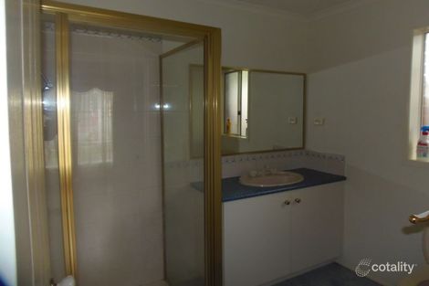 Property photo of 10 Grove Hall Place Caroline Springs VIC 3023