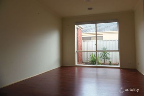 Property photo of 10 Grove Hall Place Caroline Springs VIC 3023