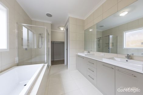 Property photo of 1 Hyde Way Donnybrook VIC 3064