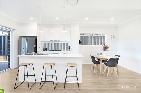 51b Saddleback Cres, Stream Hill, NSW 2526