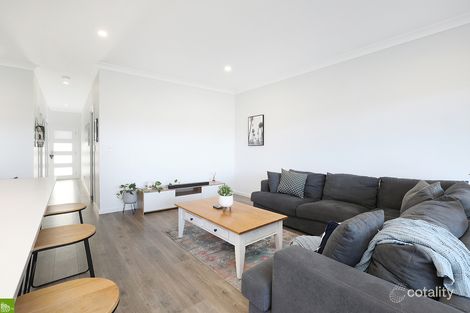 Property photo of 51B Saddleback Crescent Stream Hill NSW 2526