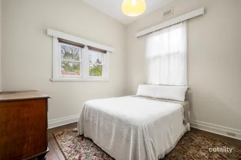 Property photo of 54 Outer Crescent Brighton VIC 3186