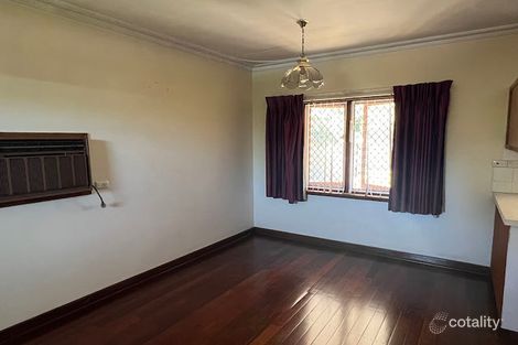 Property photo of 25 Balaka Way Queens Park WA 6107