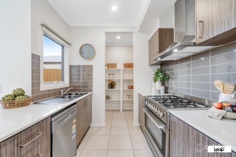 Property photo of 6 Timor Walk Eynesbury VIC 3338