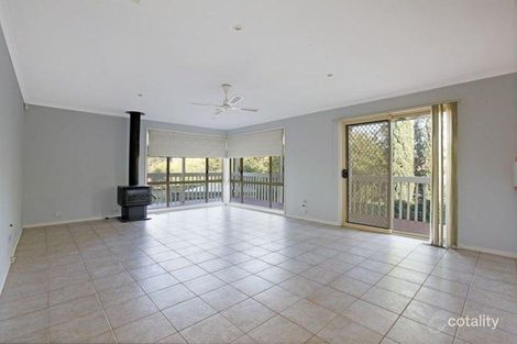 Property photo of 18 Kangaroo Terrace South Morang VIC 3752