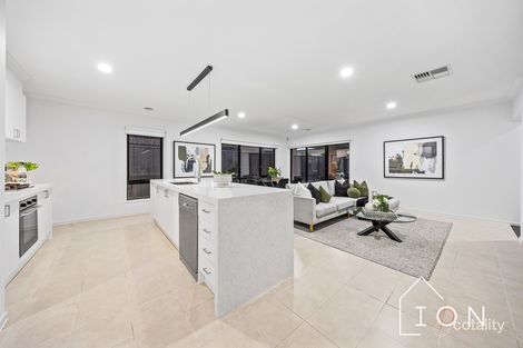 Property photo of 12 Gladiolus Circuit Cranbourne North VIC 3977