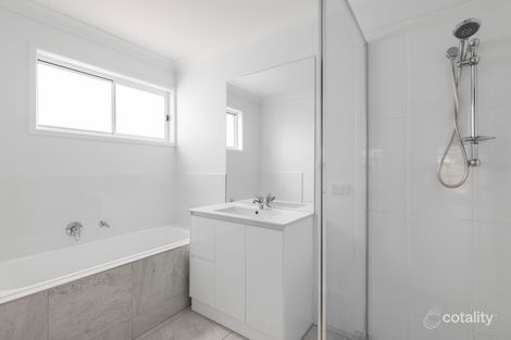 Property photo of 1/71E Stuart Street Harlaxton QLD 4350