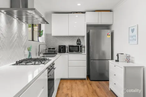 Property photo of 10 Chalani Crescent Hallett Cove SA 5158