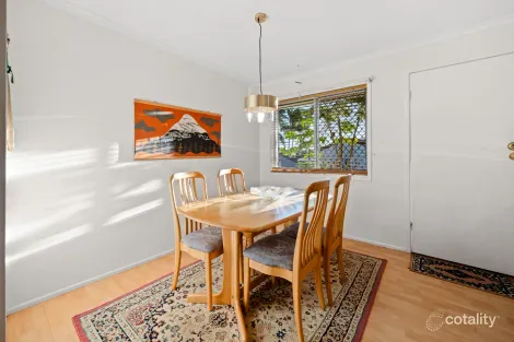 Property photo of 37 Van Dieman Crescent Springwood QLD 4127