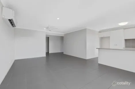 Property photo of 29 Henley Close Blacks Beach QLD 4740