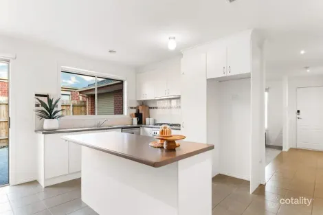 Property photo of 2 Marija Crescent Berwick VIC 3806