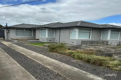 Property photo of 42 Strathmore Crescent Hoppers Crossing VIC 3029
