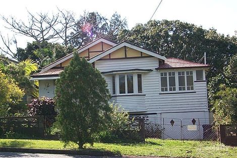 27 Fletcher Pde, Bardon, QLD 4065