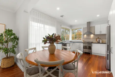 Property photo of 94 Landscape Drive Mooroolbark VIC 3138
