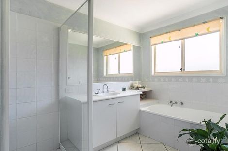 Property photo of 7 Terranora Place Forest Lake QLD 4078