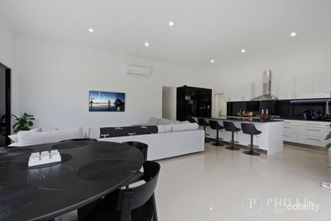 Property photo of 8 Longboat Place Biggera Waters QLD 4216