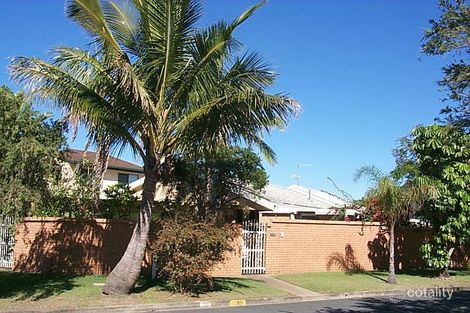 2 Welby St, Broadbeach Waters, QLD 4218