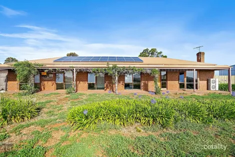 15 COLIN CRES, LITTLE RIVER, VIC 3211