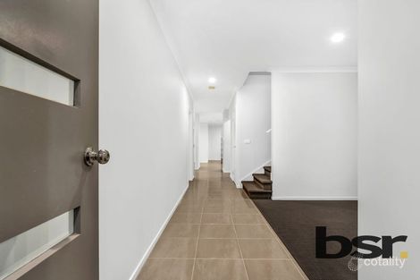 Property photo of 7 Monaco Grove Strathtulloh VIC 3338