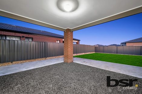 Property photo of 7 Monaco Grove Strathtulloh VIC 3338