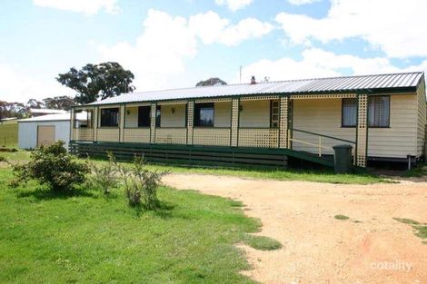 2 Banksia Ct, Linton, VIC 3360