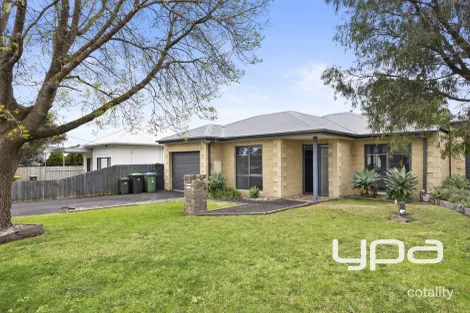 3 FRIEDA ST, DROMANA, VIC 3936