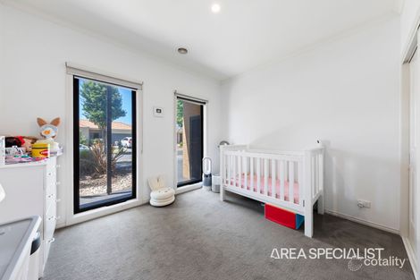 Property photo of 25 Joseph Banks Drive Pakenham VIC 3810