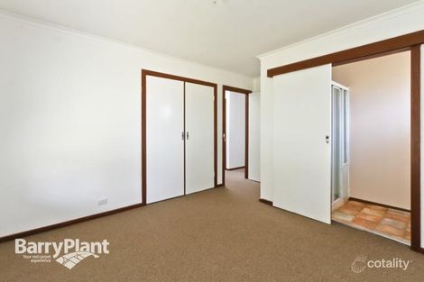 Property photo of 8 Deanswood Close Keysborough VIC 3173