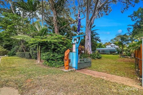 16 Lovell Pde, Lamb Island, QLD 4184