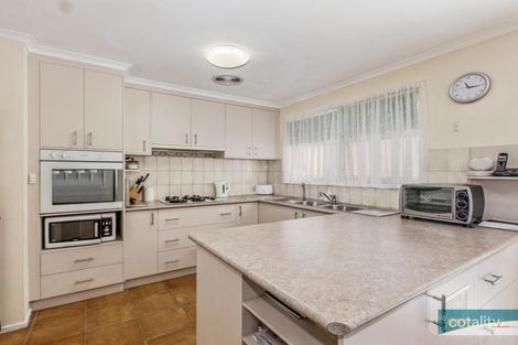 Property photo of 12 Parade Court Sunbury VIC 3429