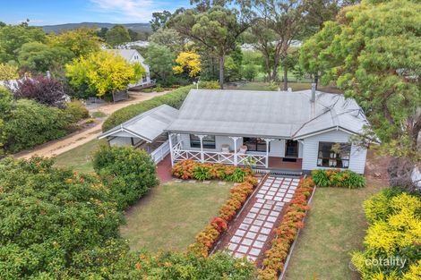 64 Wallangarra Rd, Stanthorpe, QLD 4380