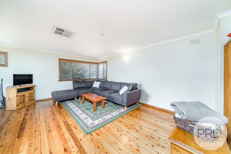 Property photo of 8 Kennedy Avenue Kooringal NSW 2650
