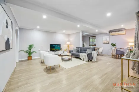 9 Tahiti Ave, Lethbridge Park, NSW 2770