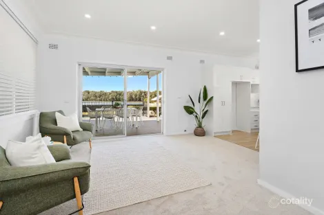 Property photo of 2/7 Birch Crescent East Corrimal NSW 2518