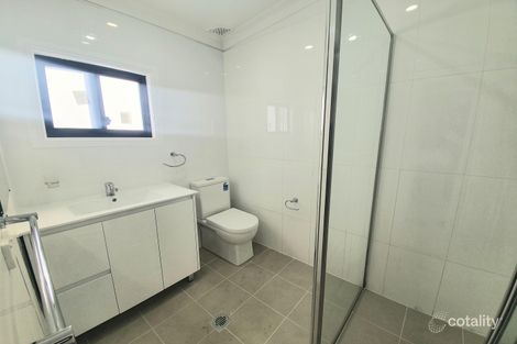Property photo of 8 Wright Close Georges Hall NSW 2198