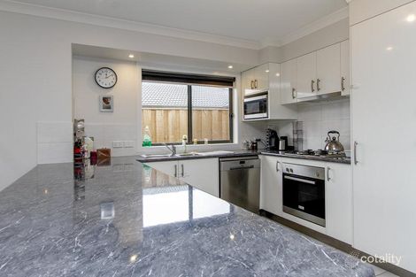 Property photo of 3 Billabong Avenue Sale VIC 3850