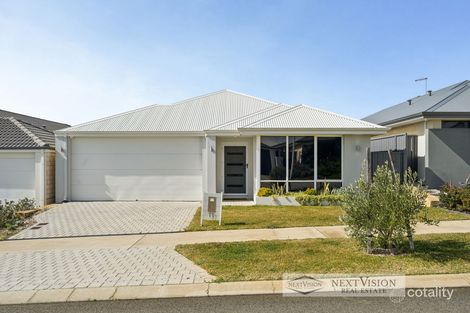 Property photo of 11 Melbourne Loop Hammond Park WA 6164