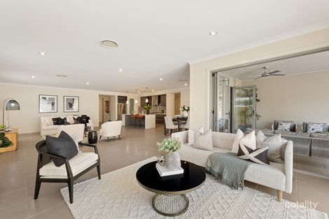 Property photo of 4 Kingham Place Carindale QLD 4152