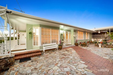 24 Castle Hill St, Holland Park West, QLD 4121