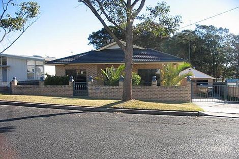 17 Mcgirr Ave, The Entrance, NSW 2261