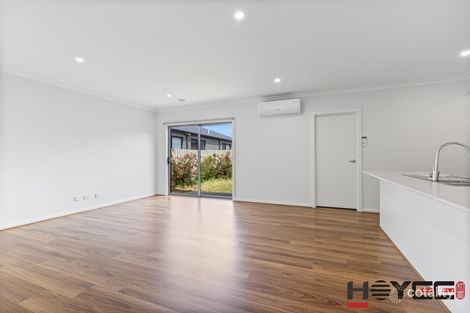 Property photo of 32 Ellimatta Road Mambourin VIC 3024