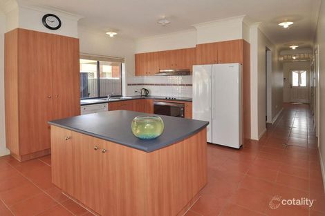 Property photo of 14 Stoke Heath Way Caroline Springs VIC 3023