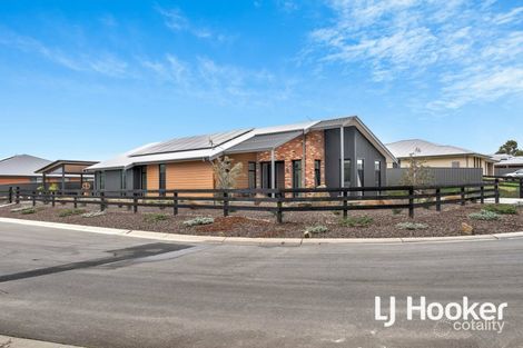Property photo of 8 Dunnfield Drive Mount Torrens SA 5244