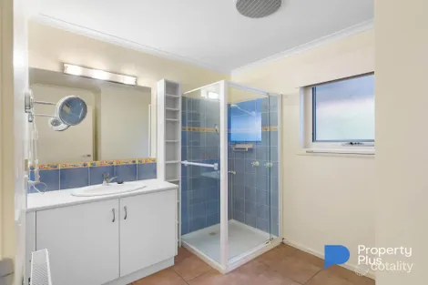 Property photo of 18 Muir Street Kangaroo Flat VIC 3555