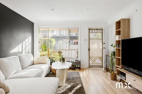 3/10 Mackie St, Coniston, NSW 2500