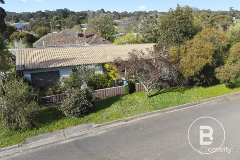 2 Hill St, Beaufort, VIC 3373
