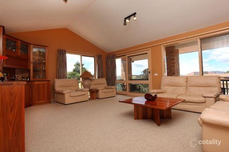 Property photo of 6 Stopford Crescent Fadden ACT 2904